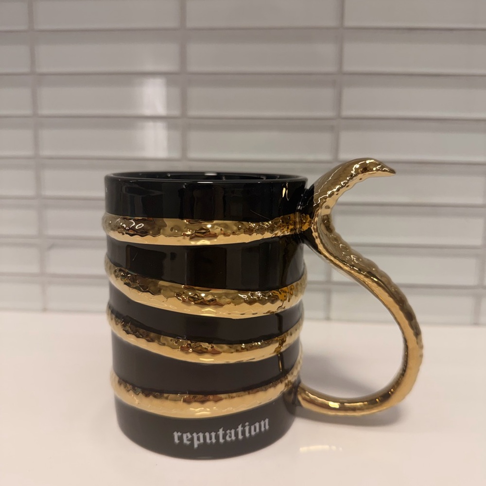Taylor Swift Reputation Snake Holiday Mug